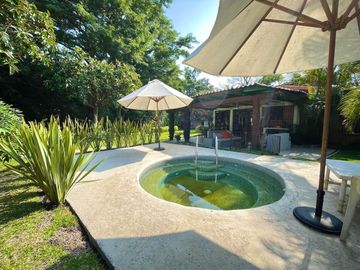 Hermosa Casa de Una Planta en Venta