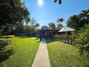 Hermosa Casa de Una Planta en Venta