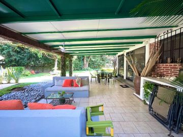 Hermosa Casa de Una Planta en Venta