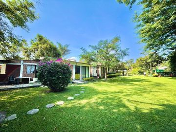Hermosa Casa de Una Planta en Venta