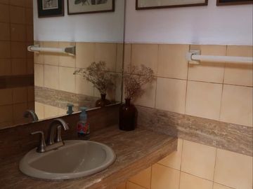 ACOGEDORA CASA EN VENTA EN EXCELENTE UBICACION, AURORA-MIRAFLORES