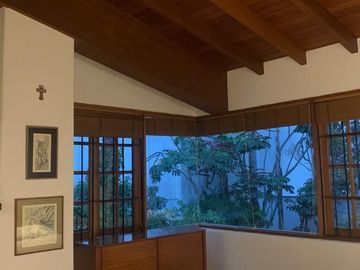 ACOGEDORA CASA EN VENTA EN EXCELENTE UBICACION, AURORA-MIRAFLORES