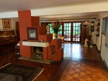 ACOGEDORA CASA EN VENTA EN EXCELENTE UBICACION, AURORA-MIRAFLORES