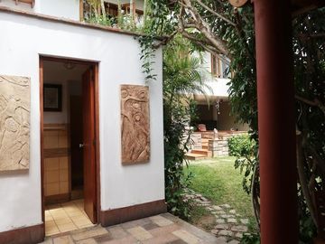 ACOGEDORA CASA EN VENTA EN EXCELENTE UBICACION, AURORA-MIRAFLORES