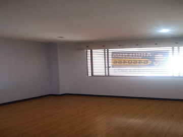 apartamento en arriendo en plaza de las americas. Cod A4973001