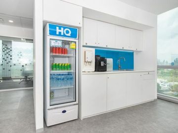 Book open plan office space for businesses of all sizes in HQ SPE Tower