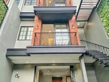 Rumah Mewah Strategis Siap Huni Di Lebak Bulus Jakarta Selatan