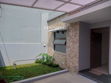 Rumah Bagus Sekali Lingkungan Aman Di Taman Kopo Indah 2  Bandung