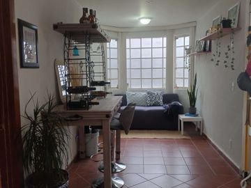 VENTA Casa de campo, alberca, cancha de tenis, amplio jardin.
