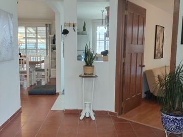 VENTA Casa de campo, alberca, cancha de tenis, amplio jardin.