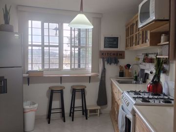 VENTA Casa de campo, alberca, cancha de tenis, amplio jardin.