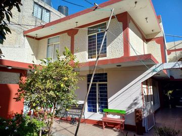 Casa sola en venta en Lomas de Cristo, Texcoco, México