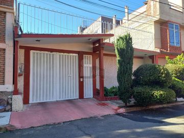 Casa sola en venta en Lomas de Cristo, Texcoco, México