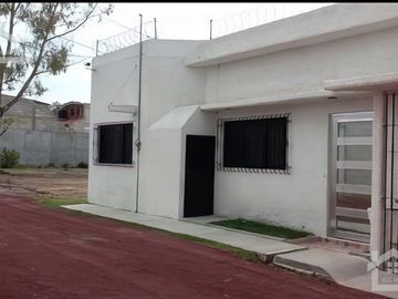 HERMOSA CASA EN VENTA CON ALBERCA EN TIZAYUCA, SE ACEPTA PERMUTA por CASA EN ZONA PLATEADA o SAN JAVIER