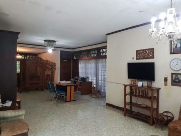 Rumah Lama Hunian Asri Harga Murah Bebas Banjir di Cinere, Jakarta Selatan