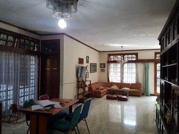 Rumah Lama Hunian Asri Harga Murah Bebas Banjir di Cinere, Jakarta Selatan