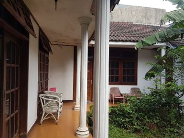 Rumah Lama Hunian Asri Harga Murah Bebas Banjir di Cinere, Jakarta Selatan