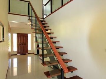 Furnished House with 4 Bedroom for SALE in Hensonville Near SM CLARK