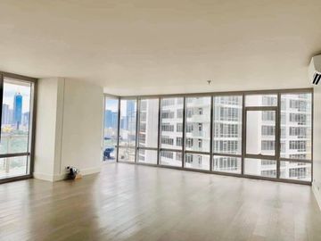 Condominium 3 Bedrooms: 3 Bedrooms Condo For Sale in The Proscenium Sakura Tower Rockwell Makati City