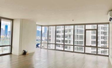 Condominium 3 Bedrooms: 3 Bedrooms Condo For Sale in The Proscenium Sakura Tower Rockwell Makati City