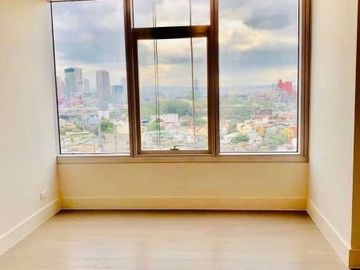 Condominium 3 Bedrooms: 3 Bedrooms Condo For Sale in The Proscenium Sakura Tower Rockwell Makati City