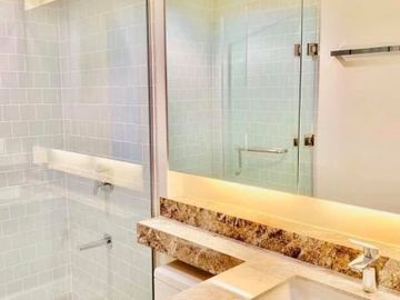 Condominium 3 Bedrooms: 3 Bedrooms Condo For Sale in The Proscenium Sakura Tower Rockwell Makati City
