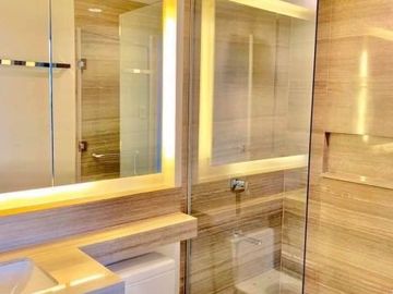 Condominium 3 Bedrooms: 3 Bedrooms Condo For Sale in The Proscenium Sakura Tower Rockwell Makati City