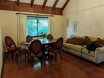 Casa en venta de 4 dorm. en Los Angeles
