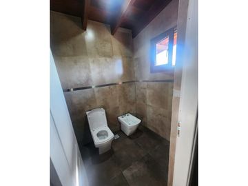 VENTA CASA 3 DORMITORIOS BARRIO CERRADO LOMAS DEL REY MAYU SUMAJ