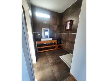 VENTA CASA 3 DORMITORIOS BARRIO CERRADO LOMAS DEL REY MAYU SUMAJ