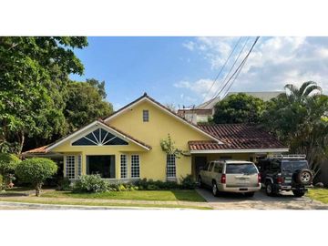 VENTA CASA DE 276M2 CLUB DE GOLF LA MONTAÑESA