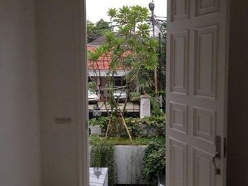 DIJUAL/SEWA RUMAH DI JL. GAHARU CILANDAK JAKARTA SELATAN
