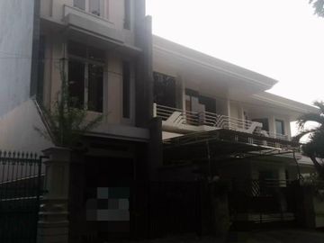 Rumah Seperti Ruko/Rukan Masuk Kawasan Elit Jl.Raya Satelit.
