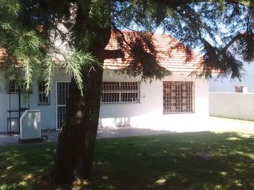 LATORRE PROP. VENDE CHALET DE 3 AMB CON GARAJE Y AMPLIO PARQUE - RETASADO...
