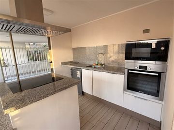 Departamento en venta de 3 dorm. 2 Baños Metro Bueras