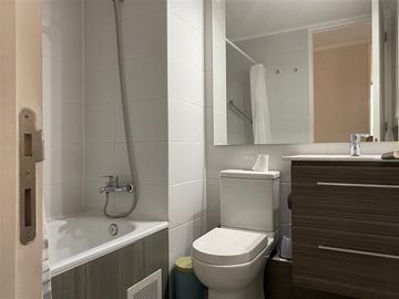 Departamento en venta de 3 dorm. 2 Baños Metro Bueras