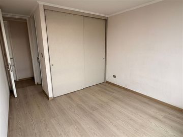 Departamento en venta de 3 dorm. 2 Baños Metro Bueras