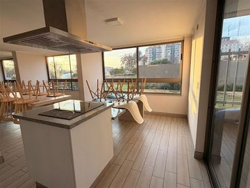 Departamento en venta de 3 dorm. 2 Baños Metro Bueras