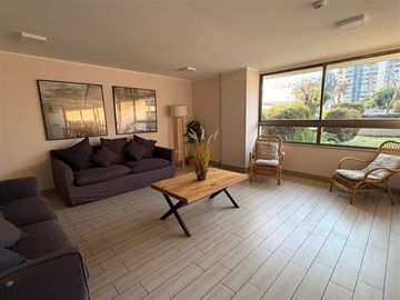 Departamento en venta de 3 dorm. 2 Baños Metro Bueras