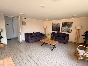 Departamento en venta de 3 dorm. 2 Baños Metro Bueras