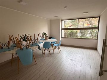 Departamento en venta de 3 dorm. 2 Baños Metro Bueras