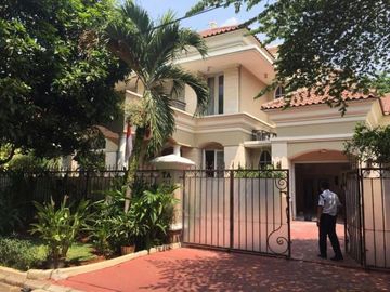 Rumah di Duta Niaga Pondok Indah, Jaksel. Bagus 2 lantai