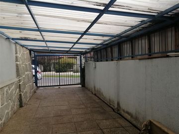 Casa en Venta en Casa de muy buena construcción centro Quilpué