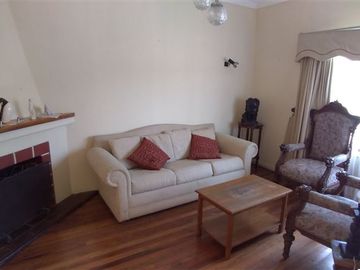 Casa en Venta en Casa de muy buena construcción centro Quilpué