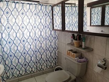 Casa en Venta en Casa de muy buena construcción centro Quilpué