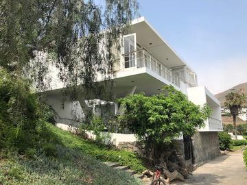 VENTA ó ALQUILER DE CASA DE PLAYA EN ANCON - PLAYA HERMOSA