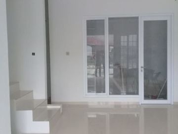Rumah Mewah Siap Huni 2 lt 1.5 M an di Ciputat Pamulang (aisah)