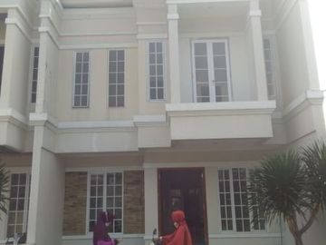 Rumah Mewah Siap Huni 2 lt 1.5 M an di Ciputat Pamulang (aisah)