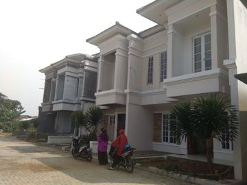 Rumah Mewah Siap Huni 2 lt 1.5 M an di Ciputat Pamulang (aisah)
