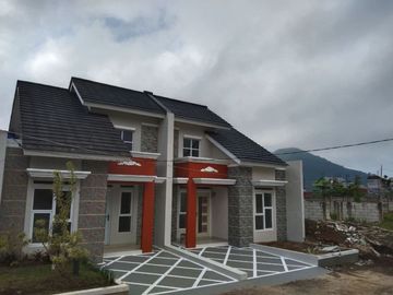 Rumah Cantik di Ratu Mansion Cianjur